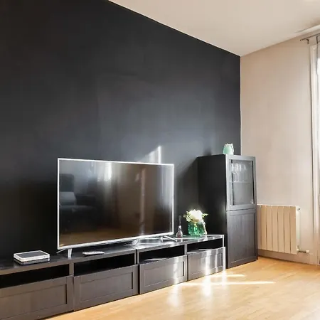 Amazing 2 Bed Apt, Sleeps 6 Nr Eixample Apartment