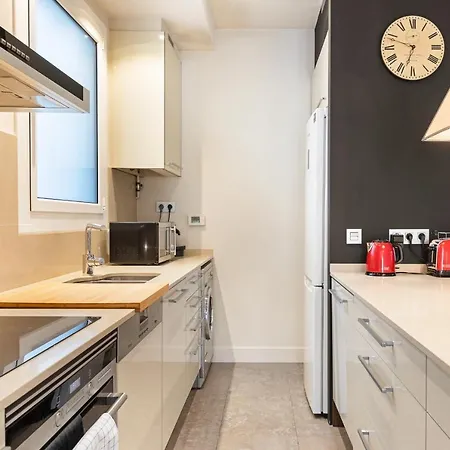 Amazing 2 Bed Apt, Sleeps 6 Nr Eixample Barcelona