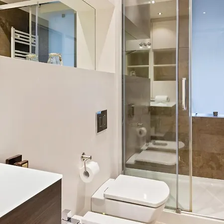 Amazing 2 Bed Apt, Sleeps 6 Nr Eixample Barcelona