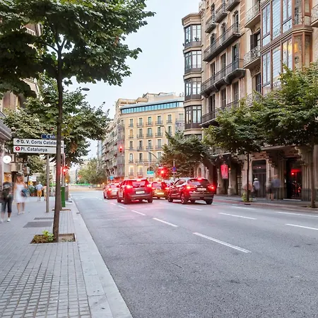 Amazing 2 Bed Apt, Sleeps 6 Nr Eixample * Barcelona
