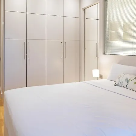 Amazing 2 Bed Apt, Sleeps 6 Nr Eixample Apartment