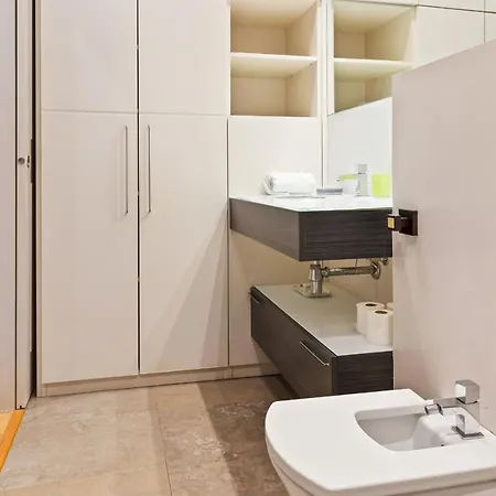 Amazing 2 Bed Apt, Sleeps 6 Nr Eixample Apartment *