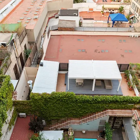 Amazing 2 Bed Apt, Sleeps 6 Nr Eixample Barcelona