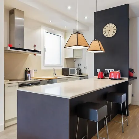 Amazing 2 Bed Apt, Sleeps 6 Nr Eixample *