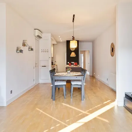 Amazing 2 Bed Apt, Sleeps 6 Nr Eixample Apartment *